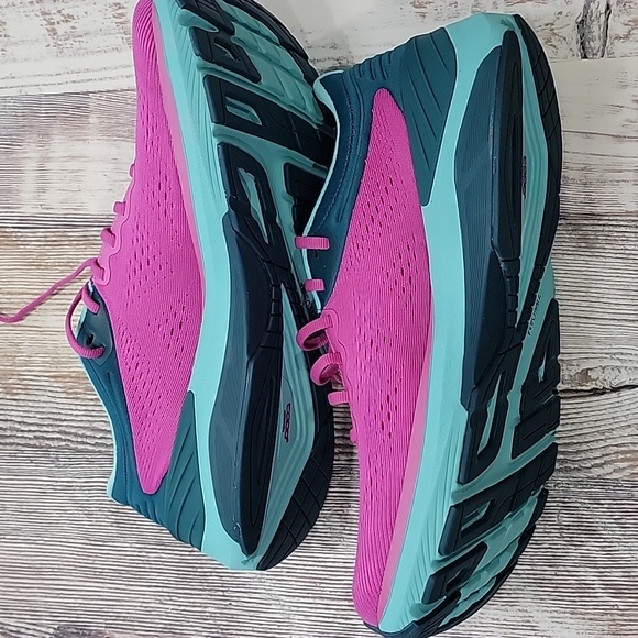 Women's TOPO Ultrafly 4 Athletic Tennis Shoes - Picture 14 of 15